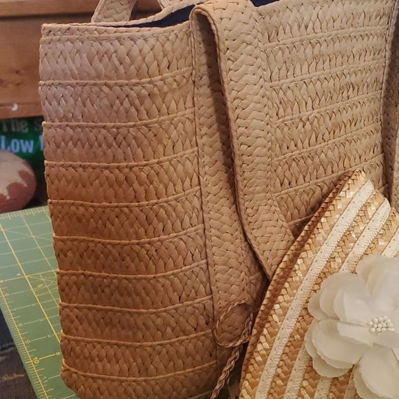 DRAPER JAMES staw tote with matching wristlet - Picture 5 of 5